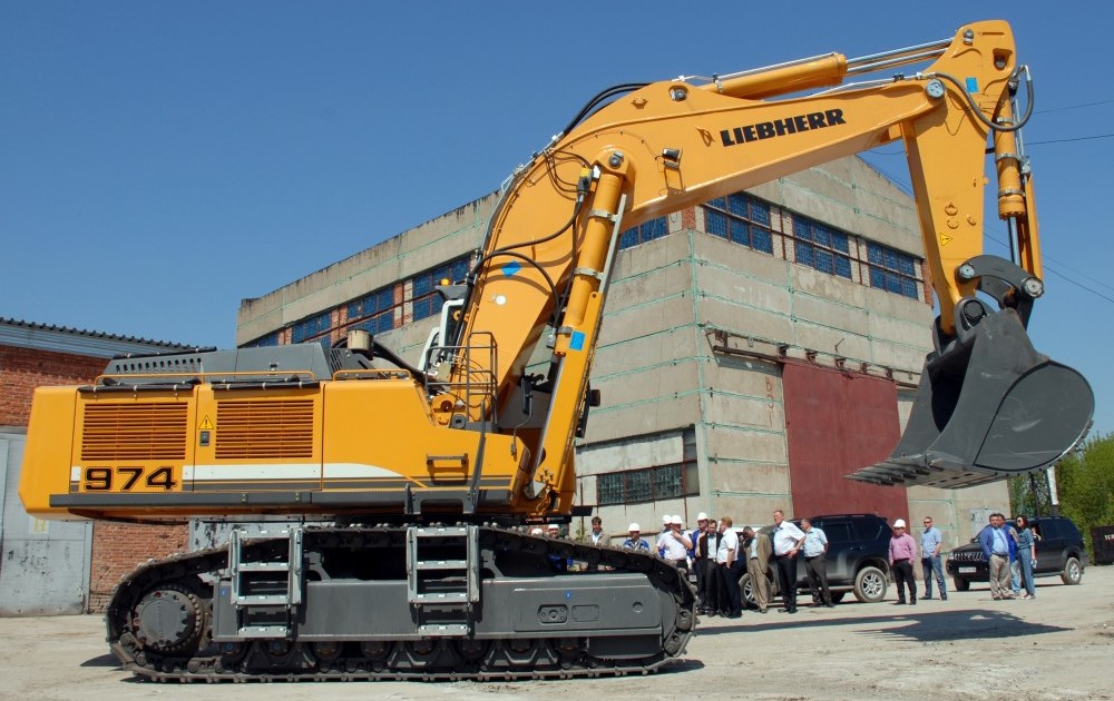 Парк техники ООО &laquo;Топкинский цемент&raquo; пополнился новым экскаватором Liebherr (Германия)