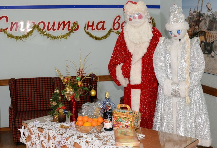 На Топкинском цементном заводе подвели итоги конкурса на лучшее новогоднее оформление рабочих мест