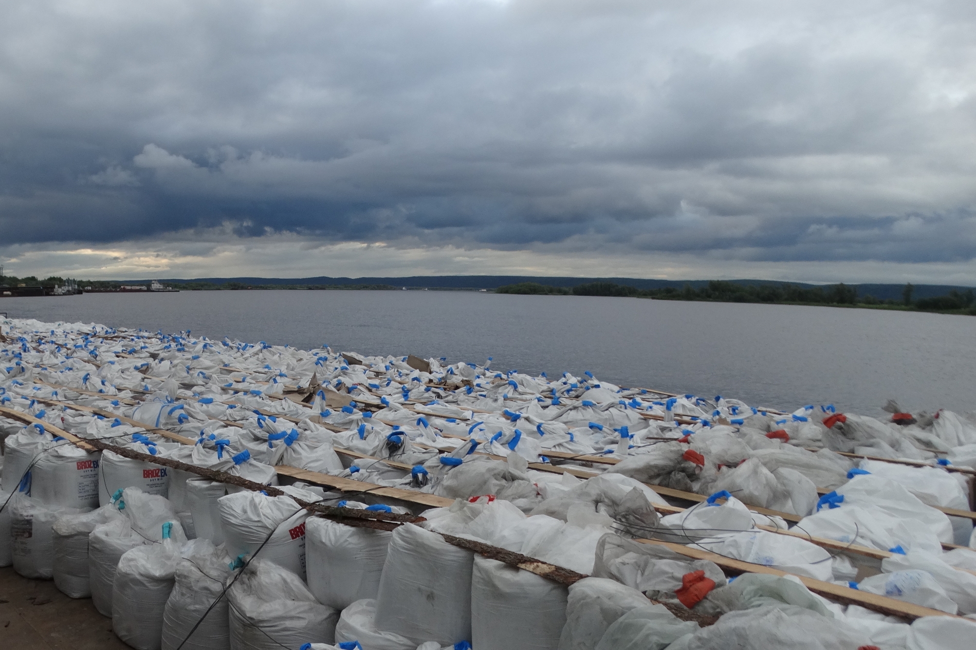 «Сибирский цемент» возобновил поставки продукции водным транспортом
