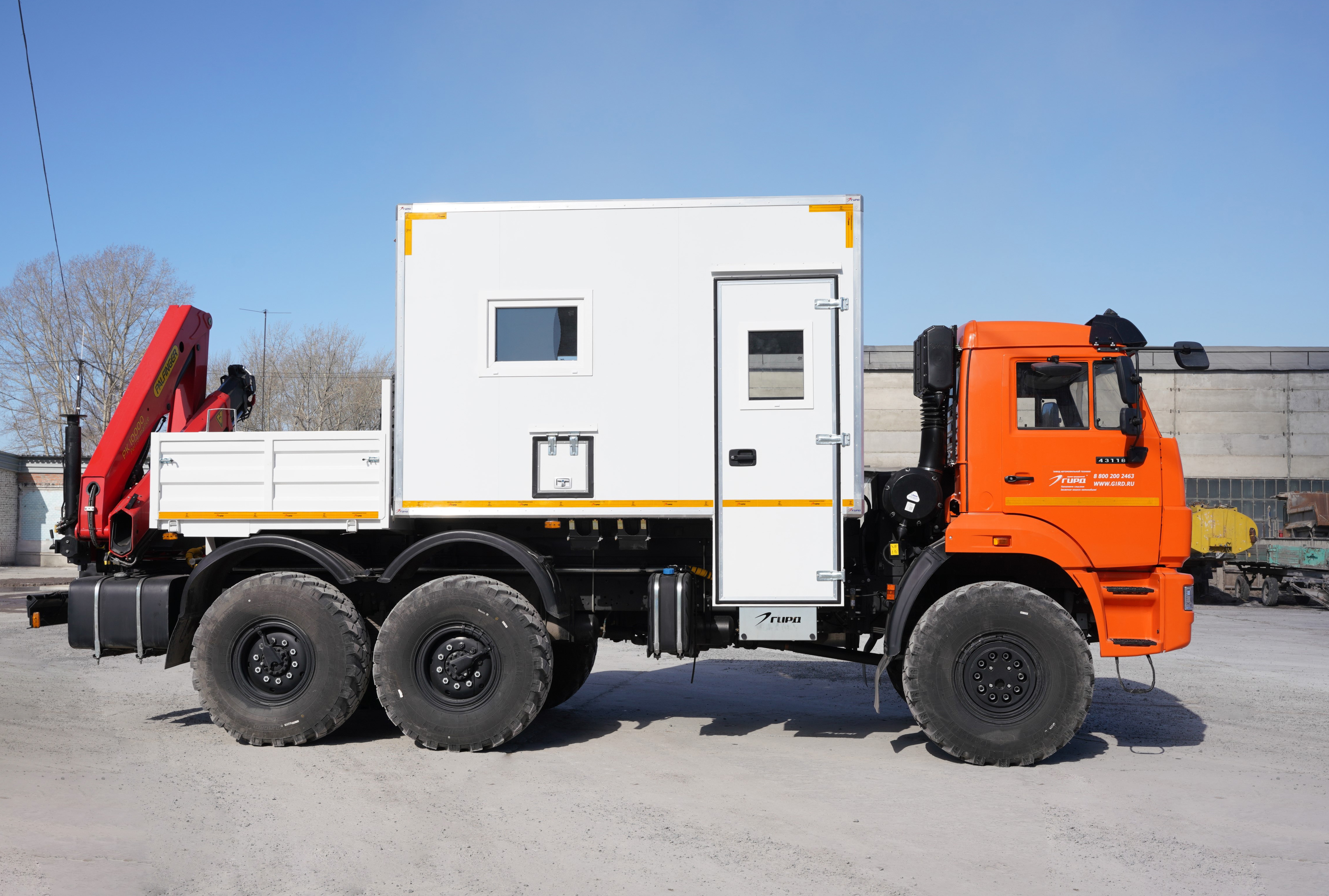 Новый спецавтомобиль на базе КамАЗ пополнил автопарк Топкинского цементного завода