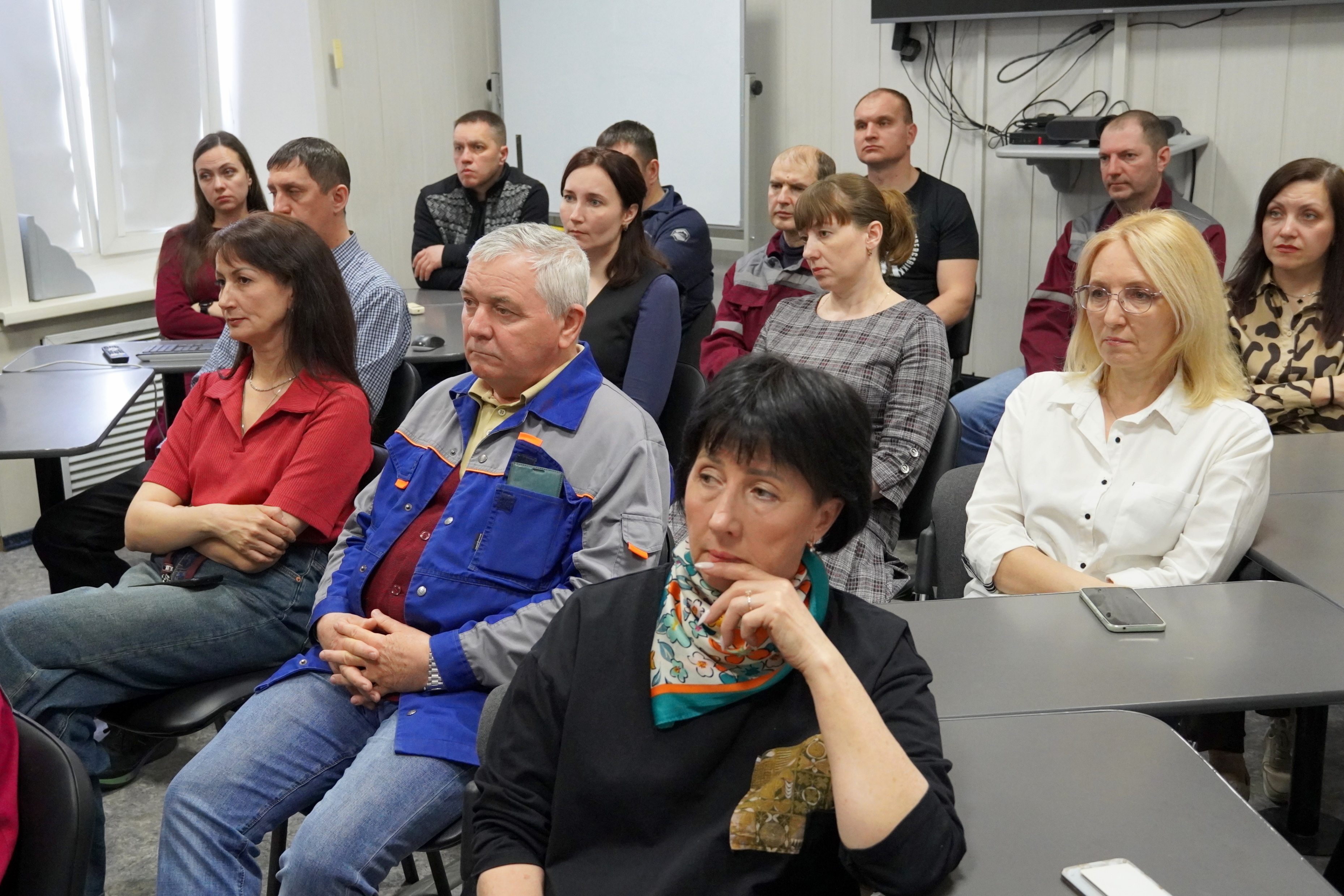 На цементном заводе Искитима прошли традиционные встречи управляющего директора с работниками цехов и подразделений