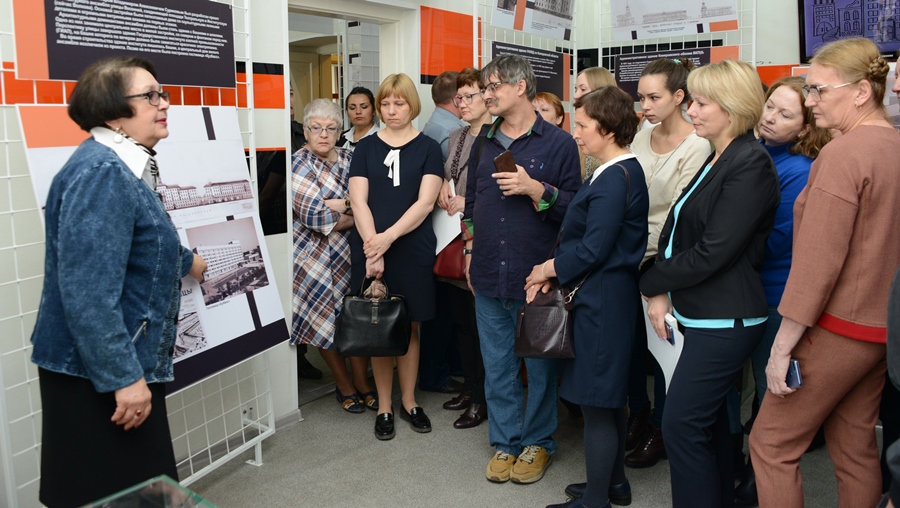 При поддержке «Сибирского цемента» в музее-заповеднике «Красная горка» проходит выставка «НЕРЕАЛизованные проекты архитекторов»