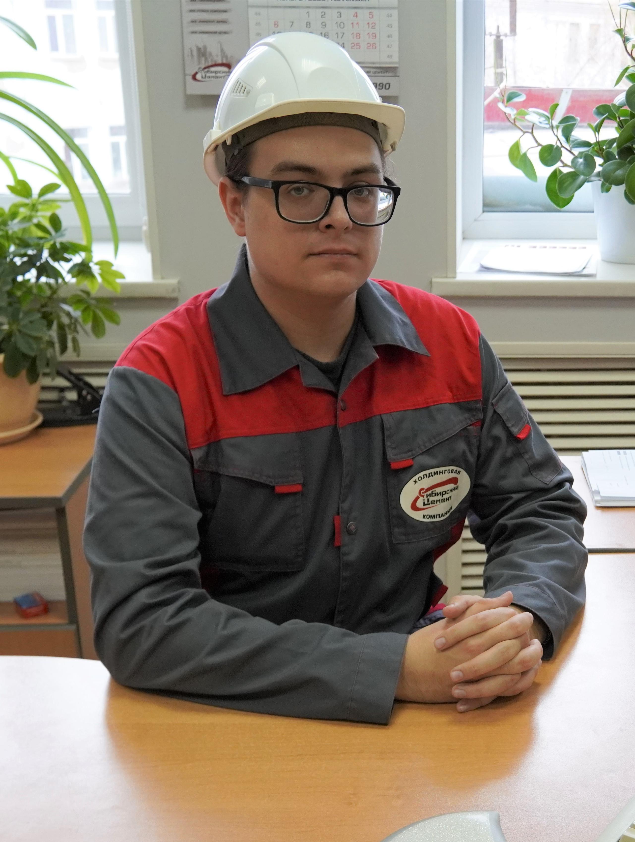Инженер-технолог сырьевого цеха <br />
ООО «Красноярский цемент»