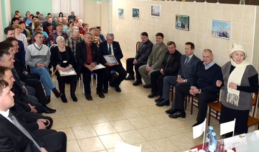 На Топкинском цементном заводе создана комиссия по изучению условий жизни ветеранов предприятия