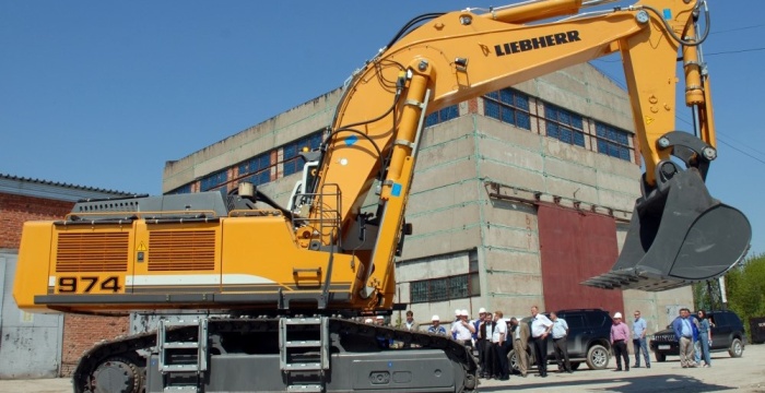 Парк техники ООО &laquo;Топкинский цемент&raquo; пополнился новым экскаватором Liebherr (Германия)