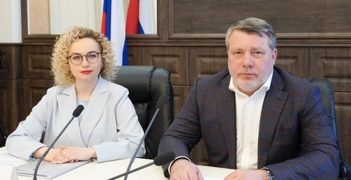 «Сибирский цемент» организовал круглый стол, посвященный вопросам формирования цены на строительные материалы