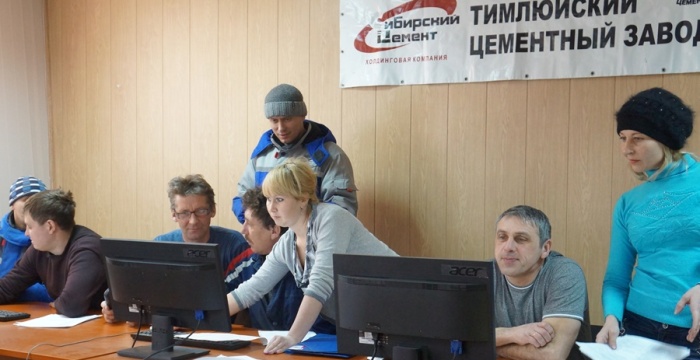 На Тимлюйском цементном заводе завершилось обучение машинистов сырьевых и цементных мельниц