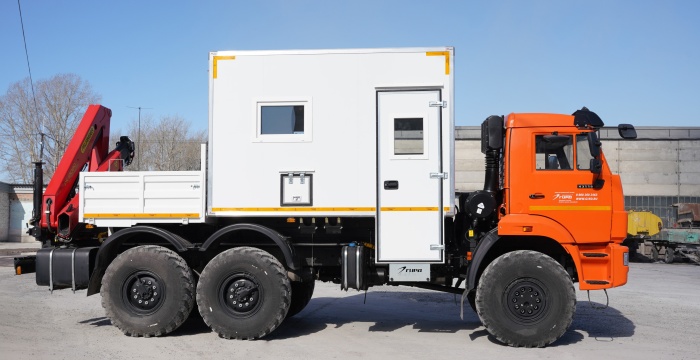 Новый спецавтомобиль на базе КамАЗ пополнил автопарк Топкинского цементного завода