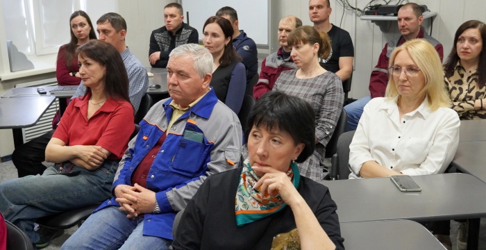На цементном заводе Искитима прошли традиционные встречи управляющего директора с работниками цехов и подразделений