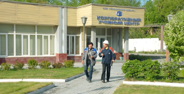 На Топкинском цементном заводе завершилось обучение стропальщиков