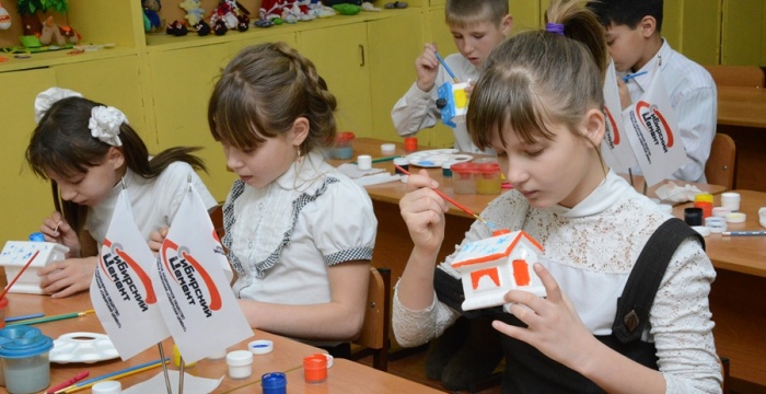 Холдинг &laquo;Сибирский цемент&raquo; совместно с заводом &laquo;Метапласт&raquo; провел благотворительную акцию &laquo;Раскрась Новый год!&raquo;