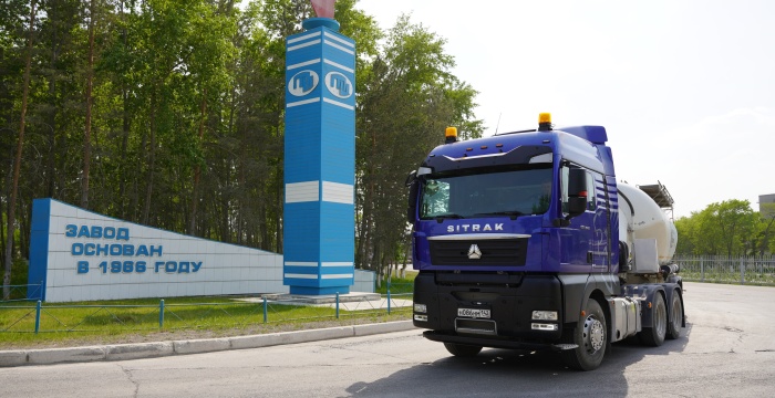 Топкинский цементный завод приобрел новый тягач