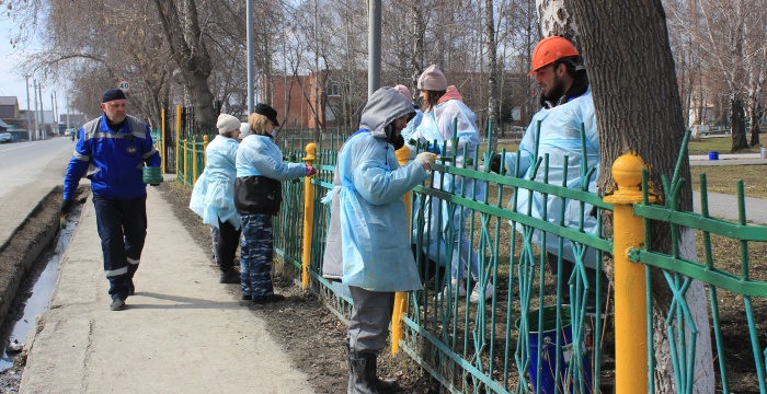 Топкинские цементники благоустроили городской парк