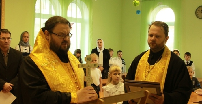 Благодаря финансовой помощи холдинга &laquo;Сибирский цемент&raquo; в городе Топки построено здание приходской воскресной школы