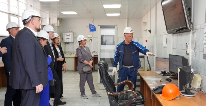 На Топкинском цементном заводе с рабочим визитом побывала делегация Минэкономразвития России