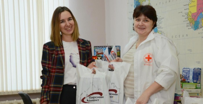 Работники «Сибирского цемента» поддержали акцию «Рождество для всех»