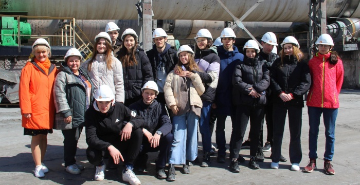 «Ангарскцемент» провел ознакомительную экскурсию для школьников