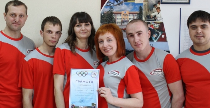 Топкинские цементники разыграли награды заводского турнира по волейболу